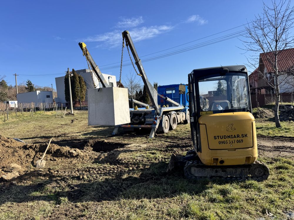 Inštalácia čerpadla a prívodného potrubia do vrtanej studne – Ecobiomg